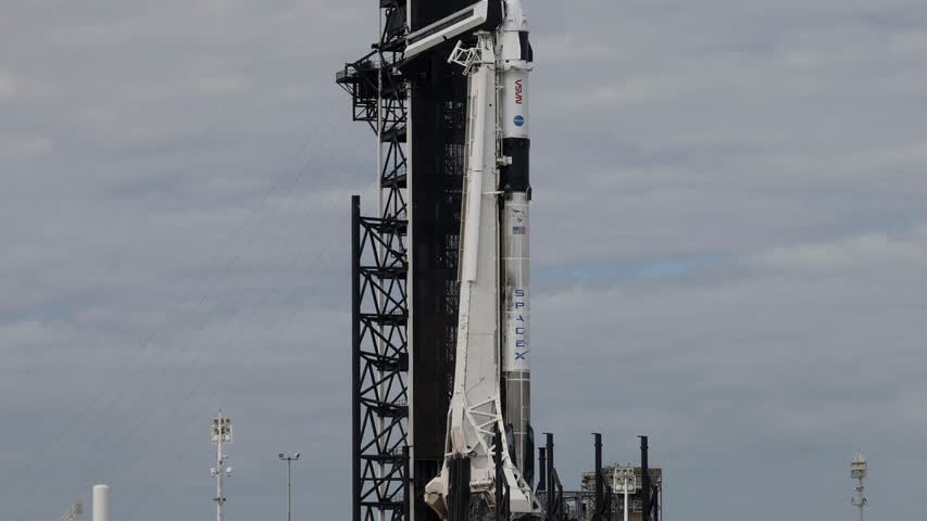Фото - Запуск ракеты компании SpaceX отменили менее чем за минуту до старта