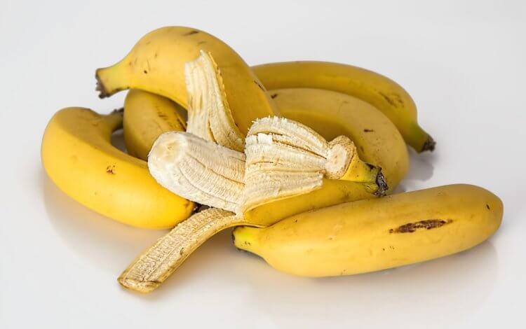 Ученые советуют не выбрасывать бананы: из них можно сделать кое-что полезное