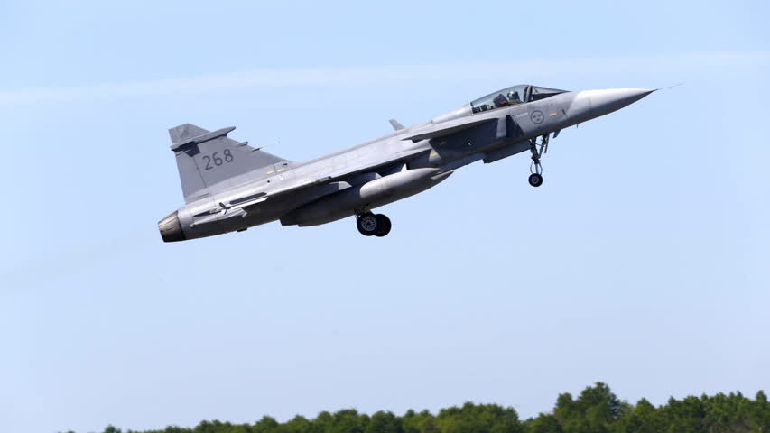 Фото - Шведский истребитель Gripen назвали ненужным